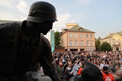 Apel Pamięci przed Pomnikiem Powstania Warszawskiego