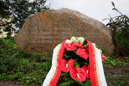Oddanie hołdu oddziałom walczącym w Powstaniu Warszawskim 