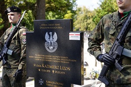 Odsłonięcia tabliczki Weterana Wojennego na grobie chorążego Kazimierza Lizonia