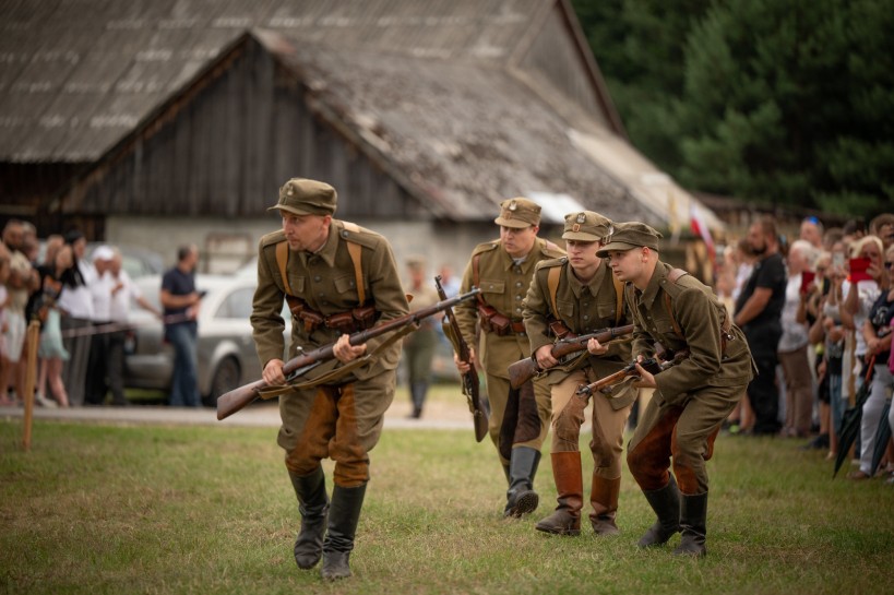 54682947117adc440d8 k