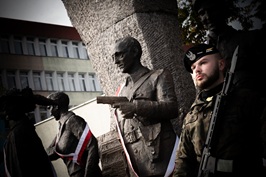 Uroczystość odsłonięcia pomnika upamiętniającego Żołnierzy Wyklętych w Braniewie