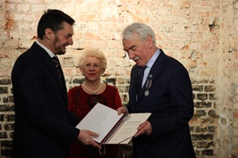 Medal Pro Bono Poloniae dla Mecenasa Romana Nowosielskiego